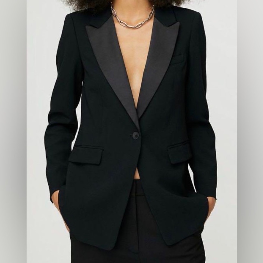 Aritzia Babaton Yates Tuxedo Blazer in Black Women’s Size 4